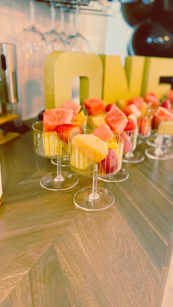 Biggie-themed “Big One” celebration décor by Event Flow Co.